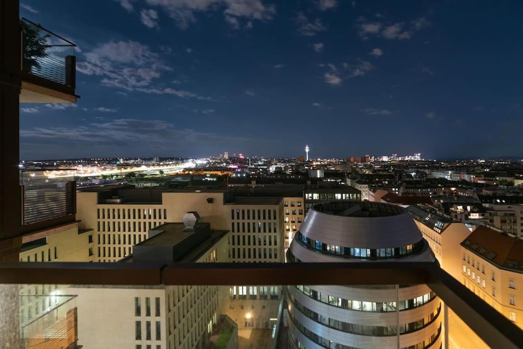 Hoch Hinaus, Neu Und Stilvoll Mit Pool Am Dach Apartment Viena Exterior foto
