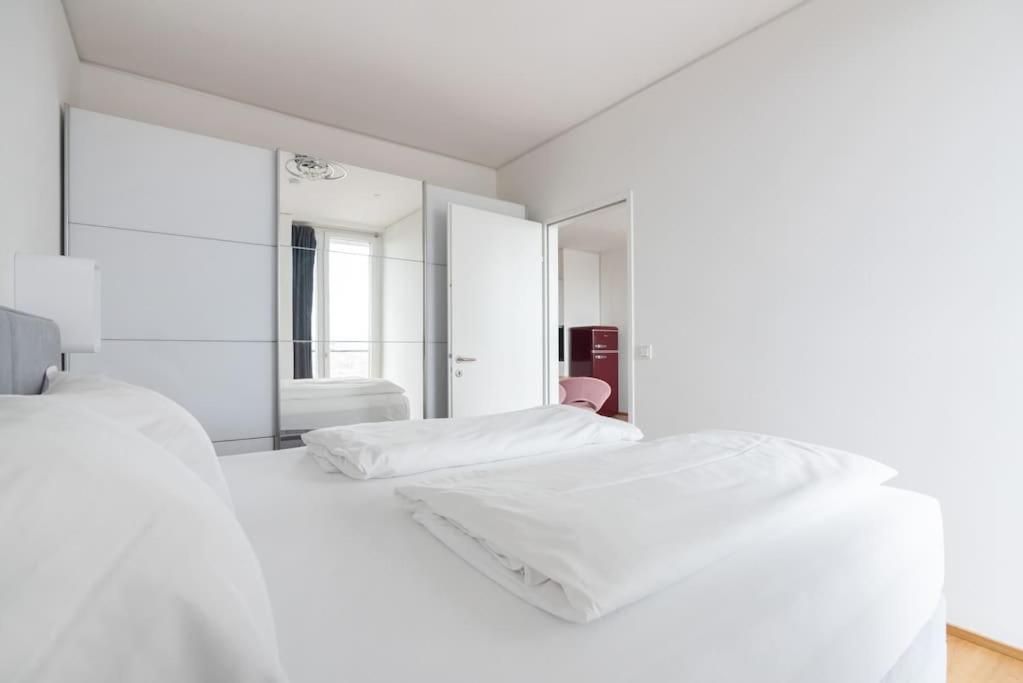 Hoch Hinaus, Neu Und Stilvoll Mit Pool Am Dach Apartment Viena Exterior foto