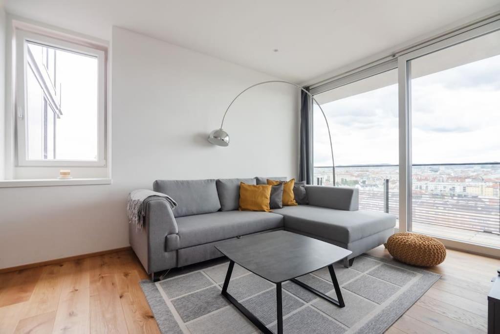 Hoch Hinaus, Neu Und Stilvoll Mit Pool Am Dach Apartment Viena Exterior foto