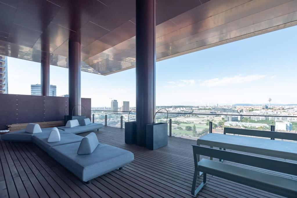 Hoch Hinaus, Neu Und Stilvoll Mit Pool Am Dach Apartment Viena Exterior foto