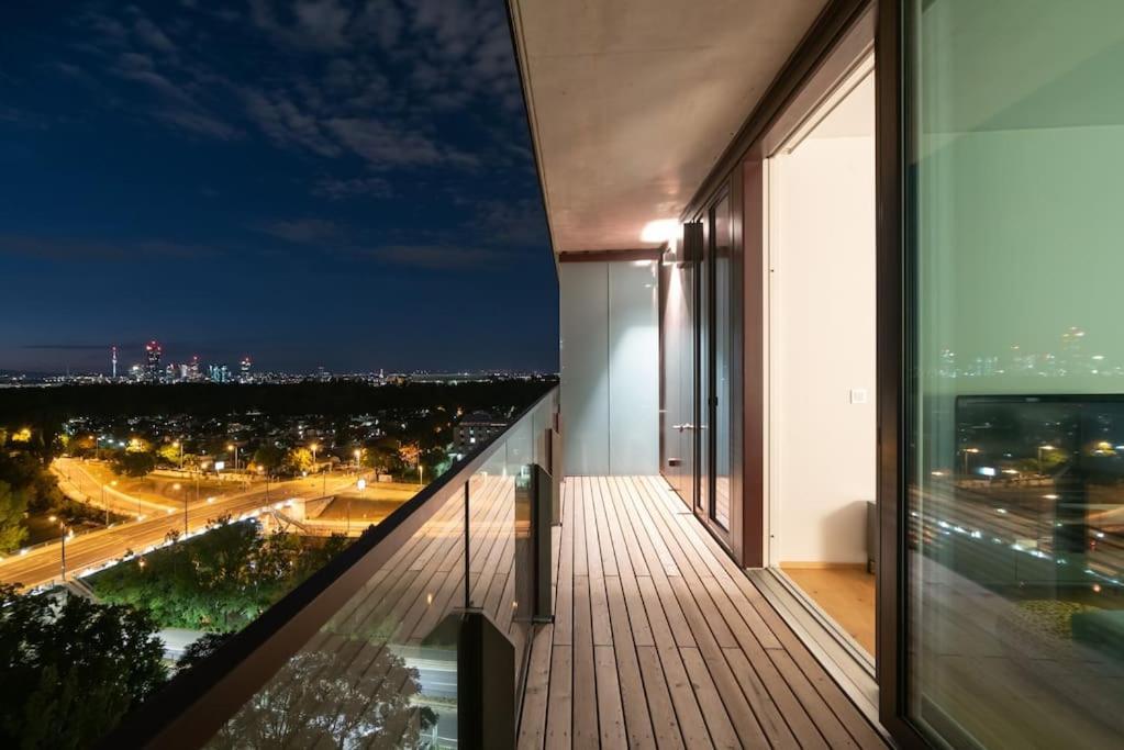 Hoch Hinaus, Neu Und Stilvoll Mit Pool Am Dach Apartment Viena Exterior foto