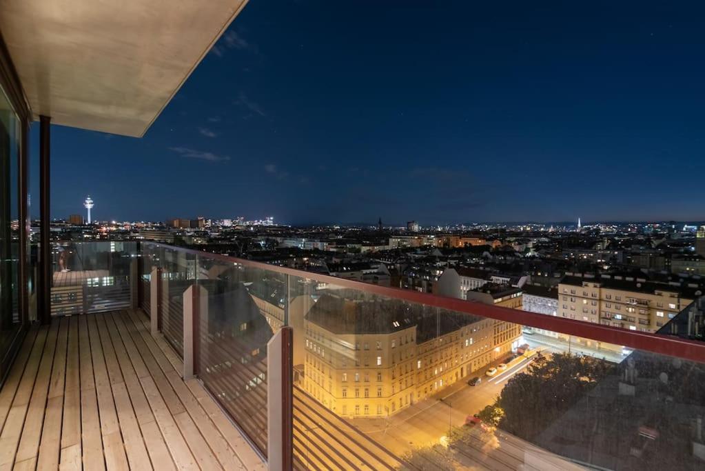 Hoch Hinaus, Neu Und Stilvoll Mit Pool Am Dach Apartment Viena Exterior foto